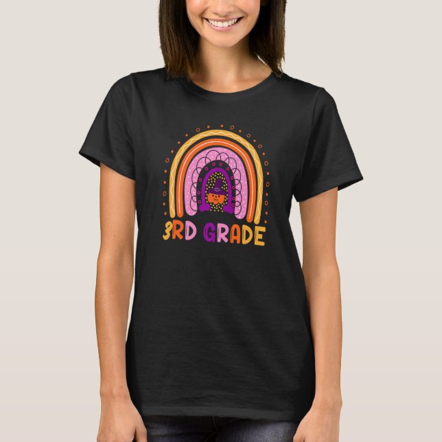 Camiseta Halloween de calabaza de arcoiris de tercer grado  (Anverso)