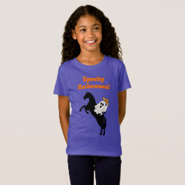 Camiseta Halloween espeluznante un caballo está botando a u