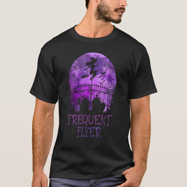 Camiseta Halloween Frequent Flyer In The Cemetery Lazy Cost (Anverso)