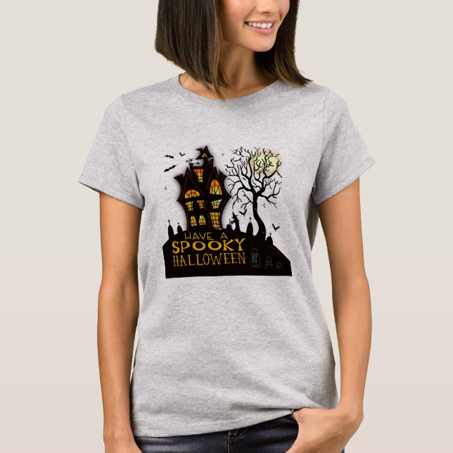 Camiseta Halloween Halloween es una fantasía de una casa em (Anverso)
