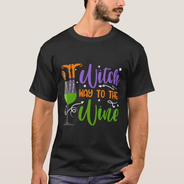 Camiseta Halloween Muestra A La Bruja Un Vestido De Vino (Anverso)