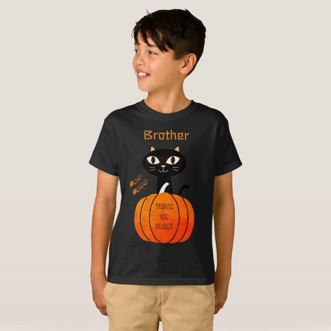 Camiseta Halloween naranja y familia de gatos negros (Anverso completo)