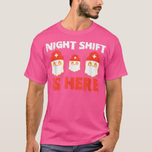 Camiseta Halloween Nurse and Medical Doctor Night Shift is 