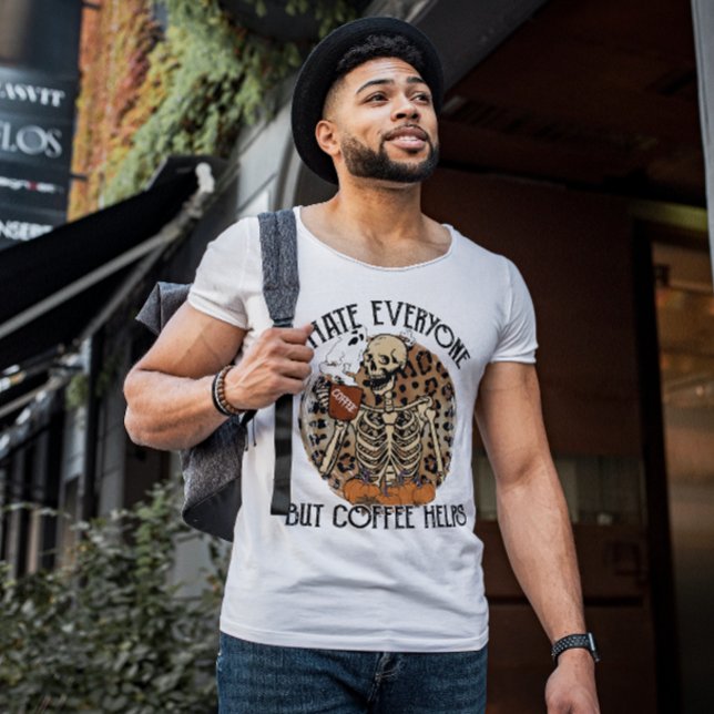 CAMISETA HALLOWEEN ODIO A TODOS PERO EL CAFÉ AYUDA (Subido por el creador)