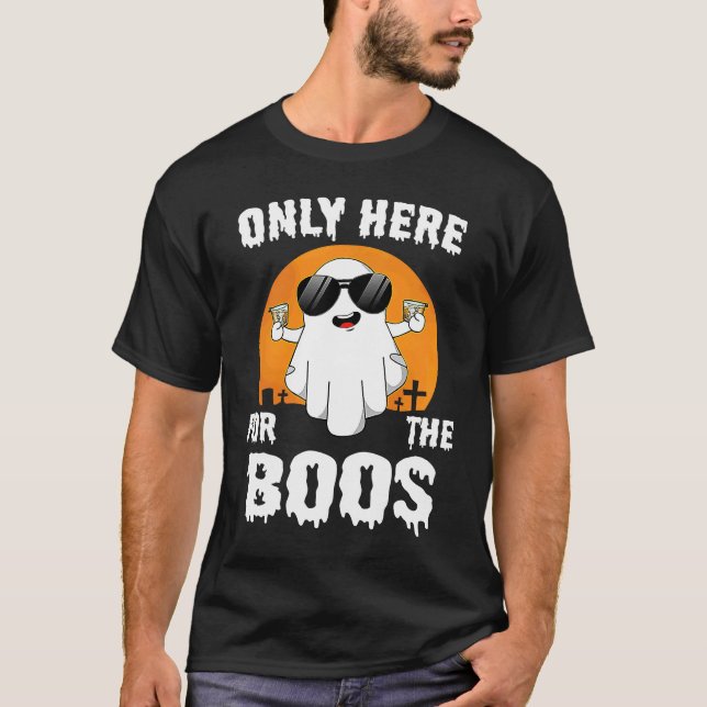 Camiseta Halloween Only Here For The Boos Bourbon Drinking  (Anverso)