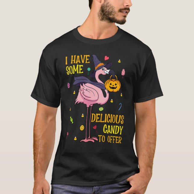 Camiseta Halloween Pink Flamingo Witch Pumpkin Candy (Anverso)