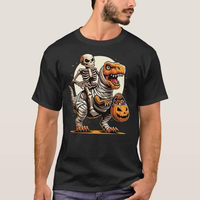 Camiseta Halloween Skeleton Riding Mummy Dinosaur (Anverso)