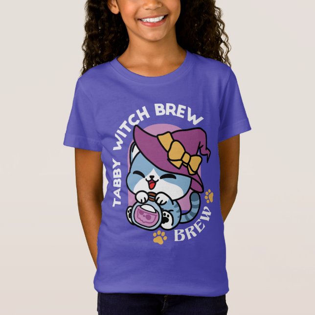 Camiseta Halloween Tabby Cat – Witch Hat & Potion Art (Anverso)