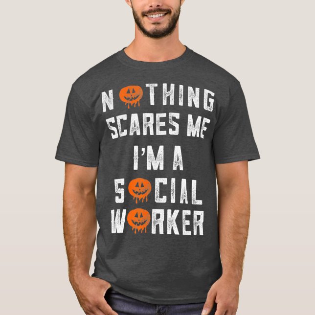 Camiseta Halloween, trabajador social, nada me asusta (Anverso)