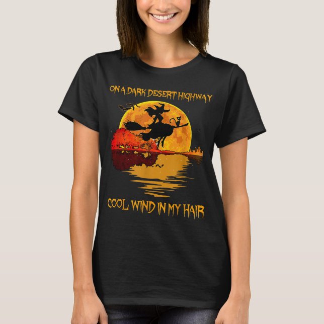 Camiseta Halloween Witch Riding Brooms On A Dart 2 (Anverso)