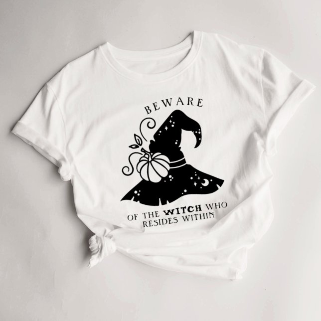 Camiseta Halloween Womens T-Shirt Beware Of The Witch  (Subido por el creador)
