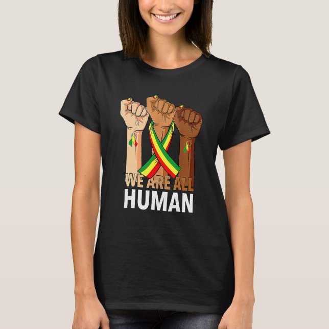 Camiseta Hand Fist We Are All Human African Pride Black His (Anverso)