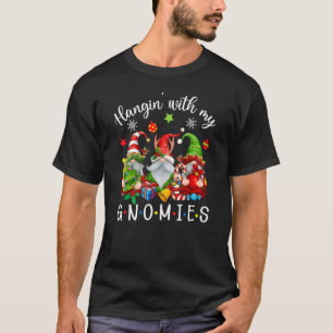 Camiseta Hangin' Con Mis Gnomies Funny Gnomes Merry Christm