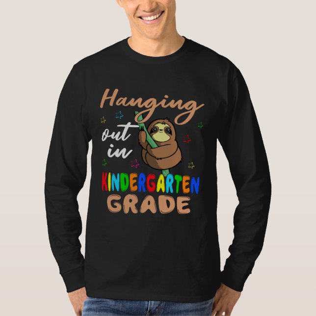 Camiseta Hanging Out In Kindergarten 100 100th Days Of Scho (Anverso)