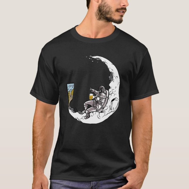 Camiseta Hank el Astronauta viendo televisión (Anverso)