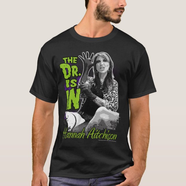 Camiseta Hannah Aitchison - el Dr. ¡Está ADENTRO! (Anverso)