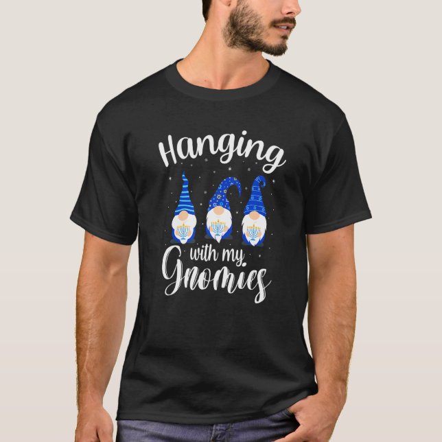 Camiseta Hanukkah Colgando Con Mis Gnomies Holiday Chanukah (Anverso)