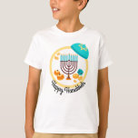 Camiseta Hanukkah colorido<br><div class="desc">Diseño luminoso y colorido de Hanukkah con menorah,  gelt,  dreidel,  sufganiyah donuts y yamaka.</div>