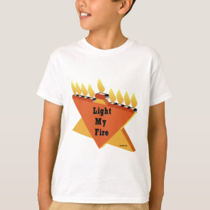 CAMISETA HANUKKAH ILUMINA MI REGALO MENORAH DE INCENDIO