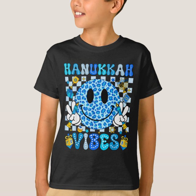 Camiseta Hanukkah Vibes Groovy Smile Face Jewish Holiday Ch (Anverso)