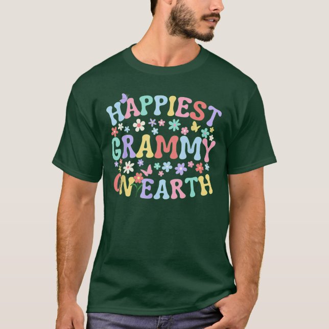 Camiseta Happiest Grammy On Earth Familyrip Squad Groovy Gr (Anverso)