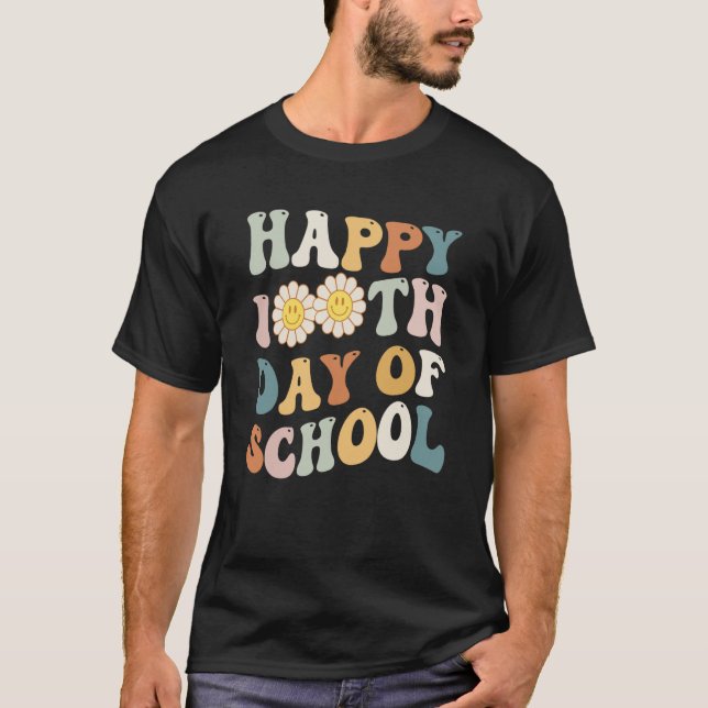 Camiseta Happy 100 Days of School for Teacher Retro Groovy  (Anverso)