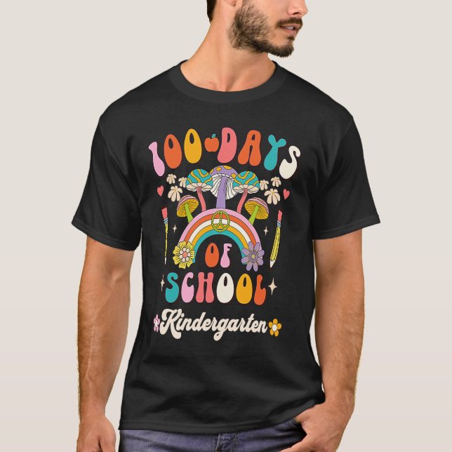 Camiseta Happy 100th Day Of School Retro Groovy 100 Days Ki (Anverso)