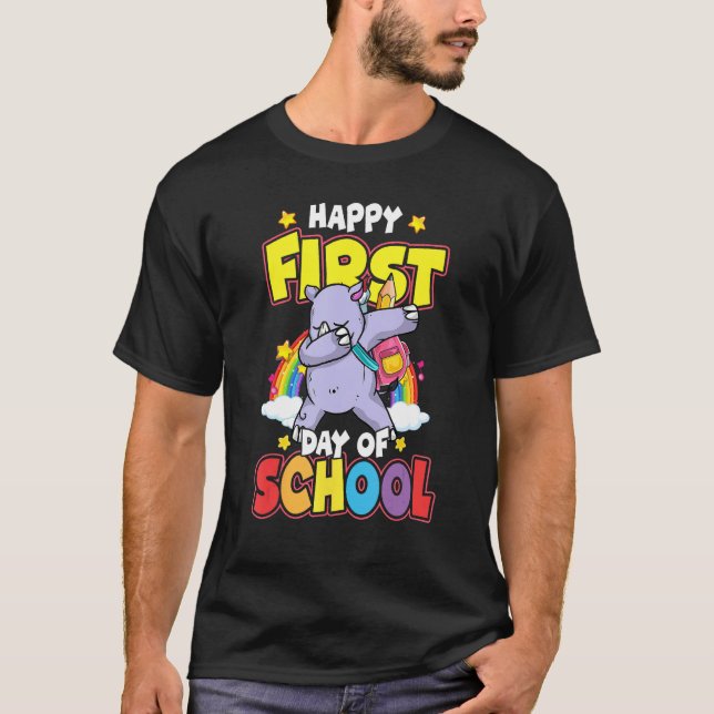 Camiseta Happy First Day Of School Dabbing Rhino Back To Sc (Anverso)