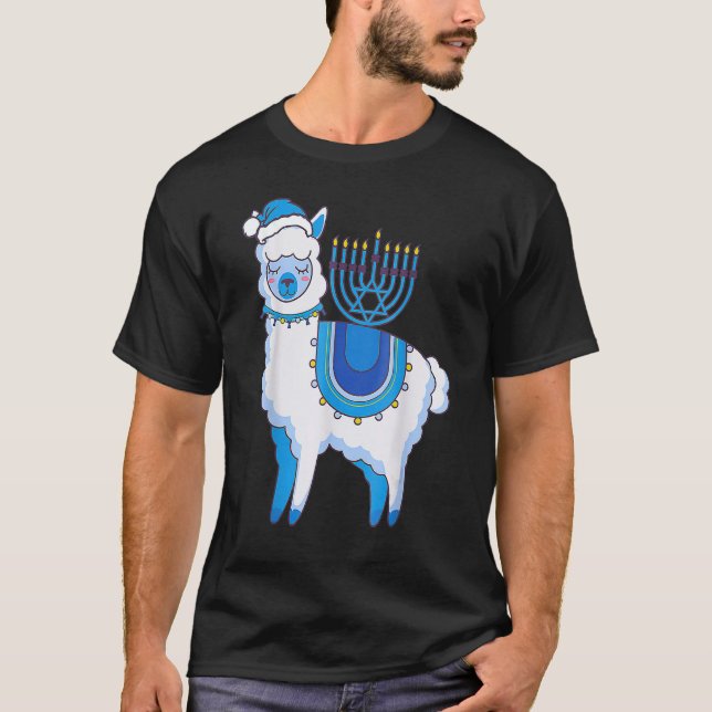 Camiseta Happy Hanukkah Llamakkah Llama Menorah Alpaca Jewi (Anverso)