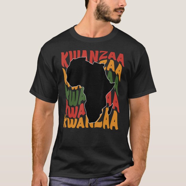 Camiseta Happy Kwanzaa African Map Kinara Candles Celebrati (Anverso)