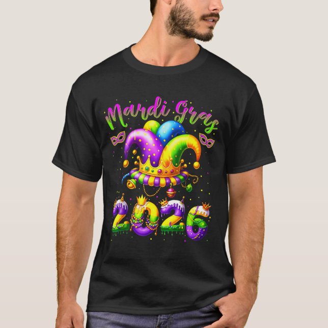 Camiseta Happy Mardi Gras 2026 Jester Hat New Orleans Men W (Anverso)