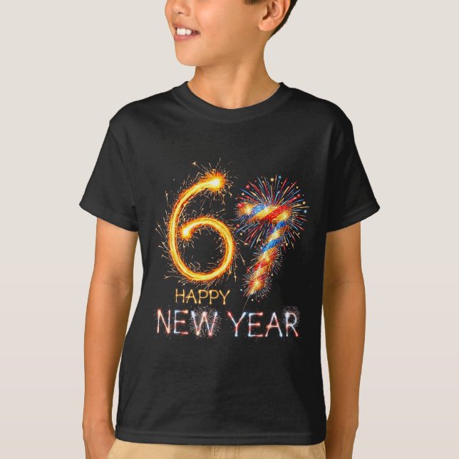 Camiseta Happy New Year 2026 67th Bday Fireworks Number 67  (Anverso)