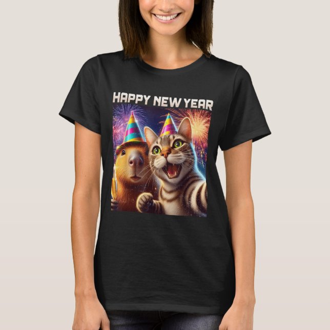 Camiseta Happy New Year 2026 Cute Cat Capybara Party Art  (Anverso)