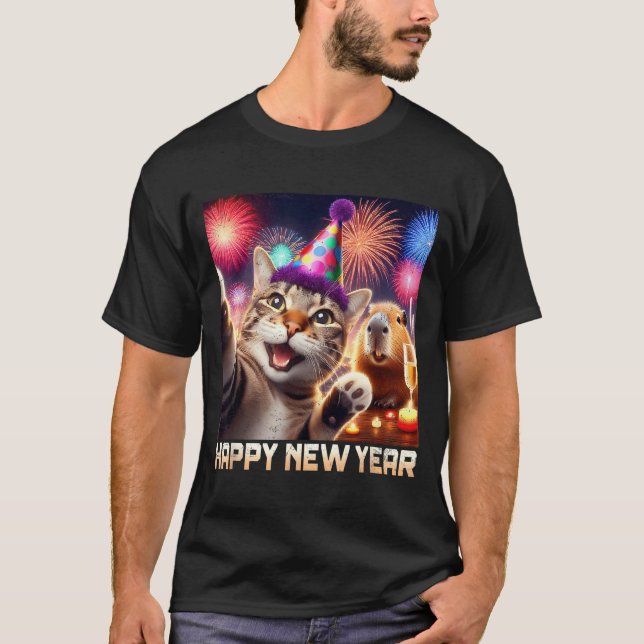 Camiseta Happy New Year 2026 Cute Cat Capybara Party Art  (Anverso)