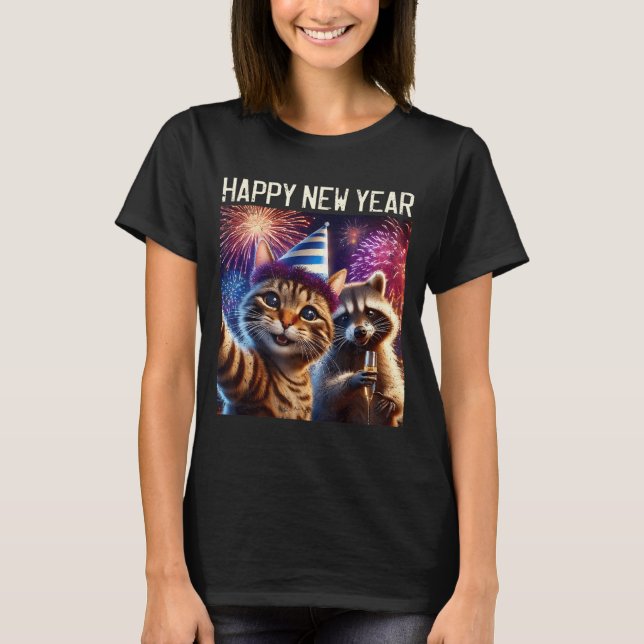 Camiseta Happy New Year 2026 Cute Cat Raccoon Celebration  (Anverso)
