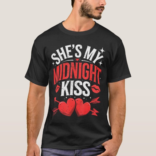 Camiseta Happy New Year Couples She's My Midnight Kiss Vale (Anverso)