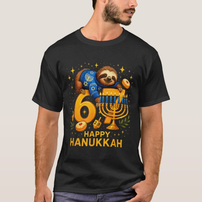 Camiseta Happy Six Seven Hanukkah Funny Meme Menorah Sloth  (Anverso)