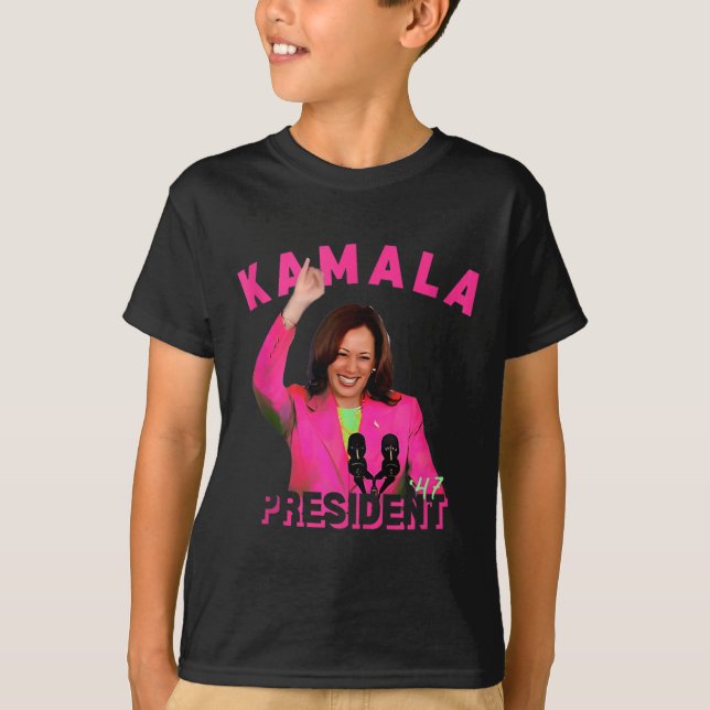 Camiseta Harris Aka Por La Presidenta 47 Comma Rosa La 2024 (Anverso)