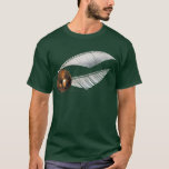 Camiseta Harry Potter Spell | Snowden dorado<br><div class="desc">Esta Bruja de Oro fue usada en el primer emocionante partido entre Gryffindor y Slytherin donde fue capturado por Harry Potter... ¡en su boca! Los Snitches de Oro fueron bolas de vuelo encantadas capturadas por el buscador, un puesto especializado en un juego de Quidditch. Rápido y poderoso, estas maliciosas bolitas...</div>
