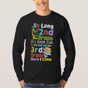 Camiseta Hasta el segundo grado, tercer grado, aquí me grad