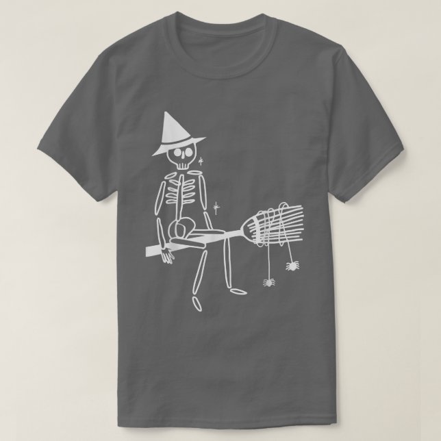 Camiseta Haunted Fearsome Skeleton Witch On Broom With Spid (Diseño del anverso)