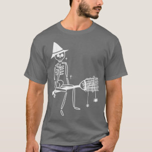 Camiseta Haunted Fearsome Skeleton Witch On Broom With Spid
