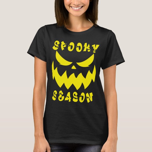 Camiseta Haunted Heart: Spooky Season Fashion (Anverso)