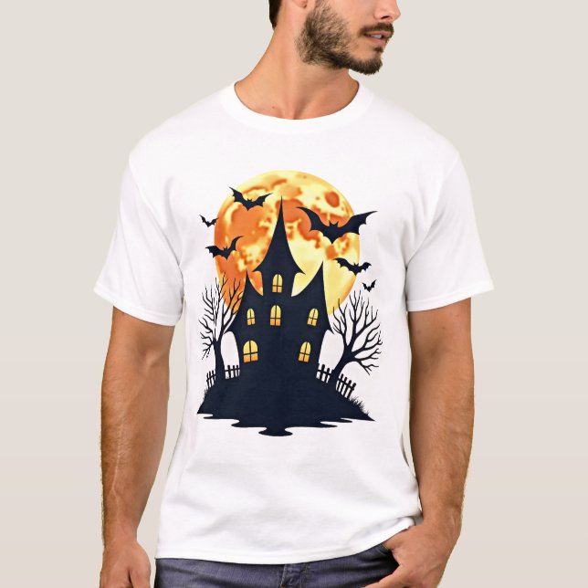Camiseta Haunted House with Bats � Spooky Halloween Tee (Anverso)