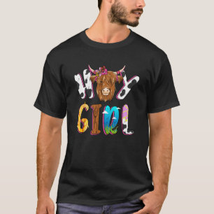 Camiseta Hay Chica Cute vaca escocesa en la región montaños