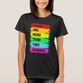 Camiseta Hay Más De Dos Géneros De Color Arcoiris
