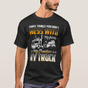 Camiseta Hay tres cosas que no encuentras con mi familia