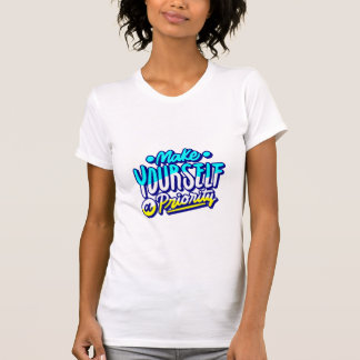 Camiseta haz de ti mismo un diseño motivacional prioritario