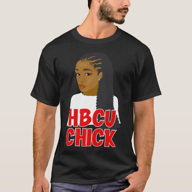 Camiseta HBCU Grado de trenzas rojas y blancas de pollo o e (Anverso)