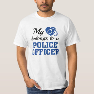 Camiseta Heart Pertenece a Oficial de Policía